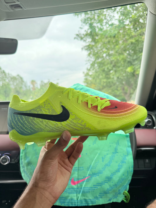 Nike Phantom Luna Elite